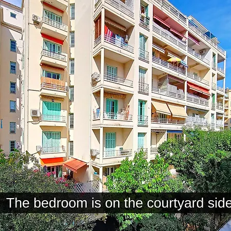 Nestor&jeeves - Pantai - Near - Balcony *