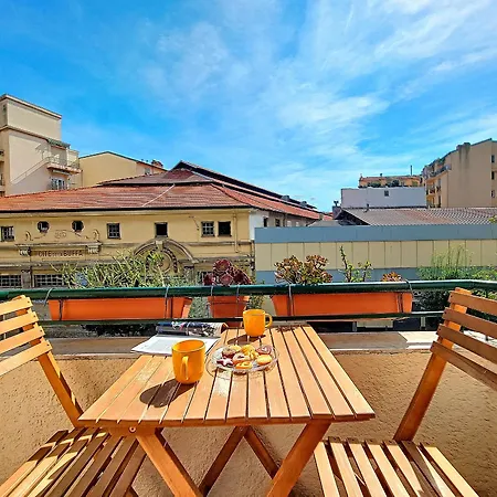 Nestor&jeeves - Pantai - Near - Balcony